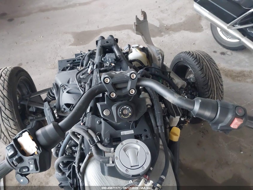 2020 Can-am/ brp Spyder VIN 2BXREDD22LV000756 IAAI salvage auction — FRONT END, Salvage (Iowa), sold $25 on 2026-09-18 (photo 7)