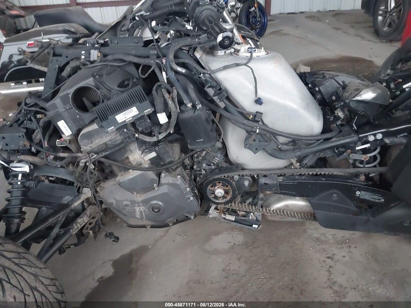 2020 Can-am/ brp Spyder VIN 2BXREDD22LV000756 IAAI salvage auction — FRONT END, Salvage (Iowa), sold $25 on 2026-09-18 (photo 9)
