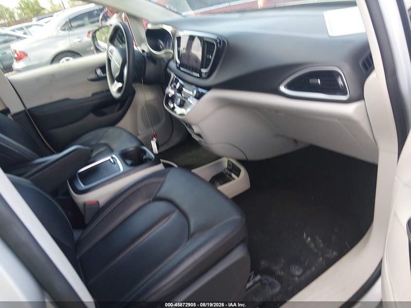 2024 Chrysler Pacifica VIN 2C4RC1BGXRR145953 IAAI salvage auction — FRONT END, Salvage Title, sold $13,100 on 2026-08-22 (photo 5)