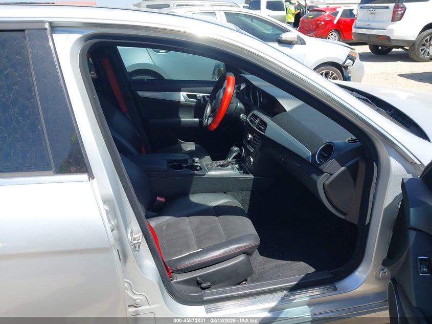 2013 Mercedes-benz C class VIN WDDGF8ABXDA755447 IAAI salvage auction — NORMAL WEAR, Original (Texas), sold $975 on 2026-08-17 (photo 5)