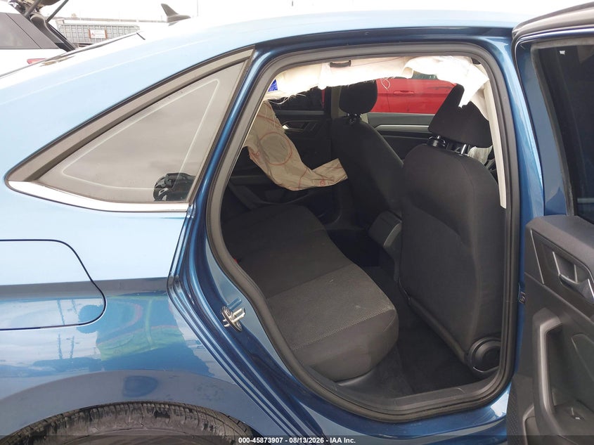 2019 Volkswagen Jetta VIN 3VWCB7BUXKM236877 IAAI salvage auction — FRONT END, Wait Title, sold $1,950 on 2026-08-26 (photo 8)