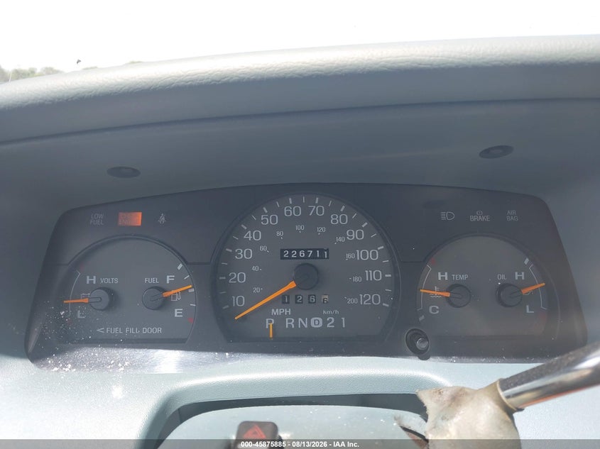 1997 Mercury Grand marquis VIN 2MELM74W8VX630185 IAAI salvage auction — FRONT END, Rebuildable (Florida), sold $425 on 2026-08-27 (photo 7)
