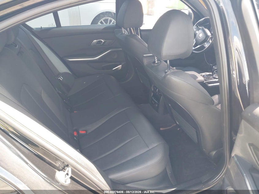 2019 BMW 3er VIN WBA5R1C53KAK10398 IAAI salvage auction — VANDALISM, Salvage Title, sold $8,450 on 2026-08-20 (photo 8)