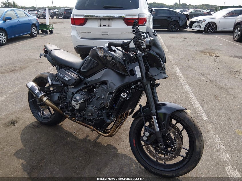 2022 Yamaha Mt VIN JYARN71E4NA002360 IAAI salvage auction — FRONT & REAR, Wait Title, sold $3,400 on 2026-10-07 (photo 1)