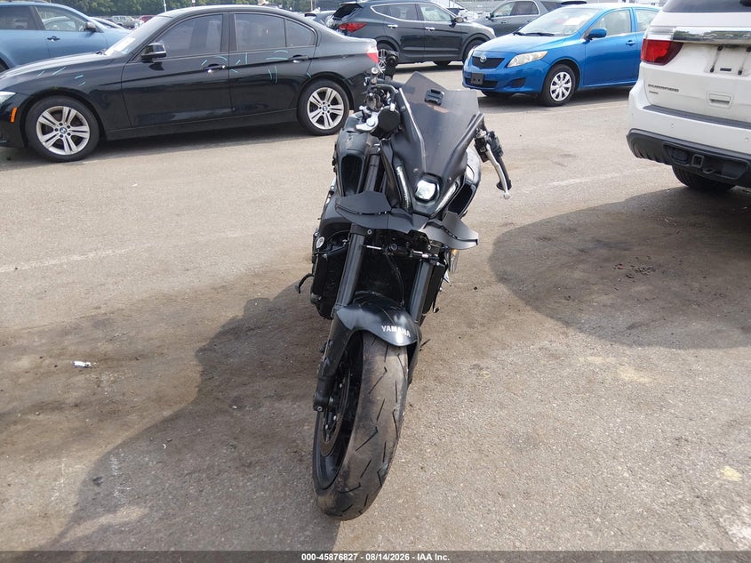 2022 Yamaha Mt VIN JYARN71E4NA002360 IAAI salvage auction — FRONT & REAR, Wait Title, sold $3,400 on 2026-10-07 (photo 5)