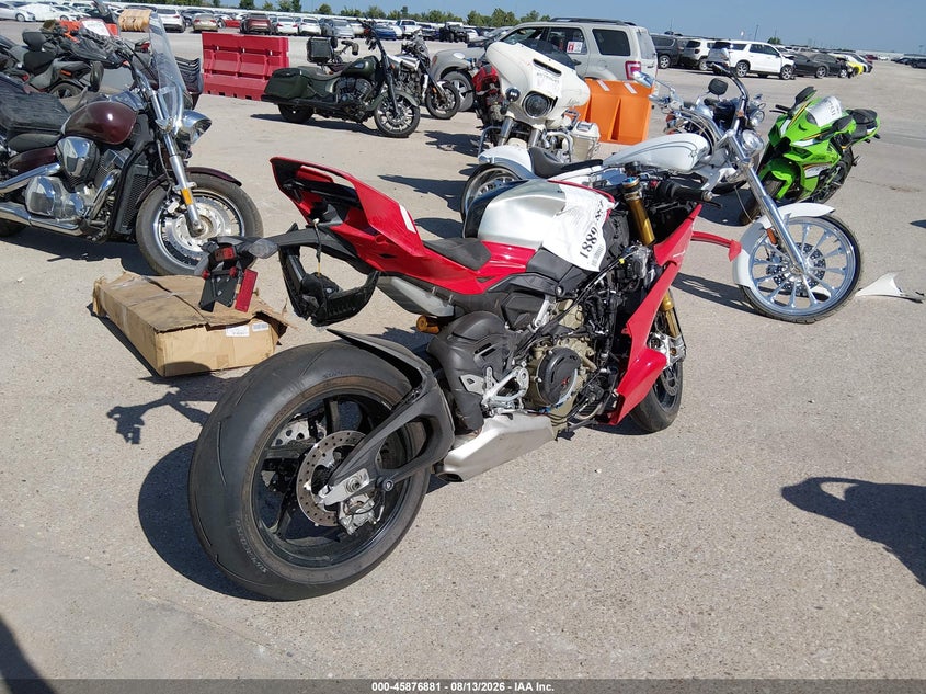 2026 Ducati VIN ZDMDAPZW8TB008326 IAAI salvage auction — ALL OVER, Wait Title, sold $27,200 on 2026-09-29 (photo 4)