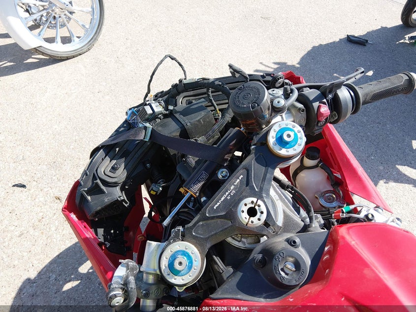 2026 Ducati VIN ZDMDAPZW8TB008326 IAAI salvage auction — ALL OVER, Wait Title, sold $27,200 on 2026-09-29 (photo 7)