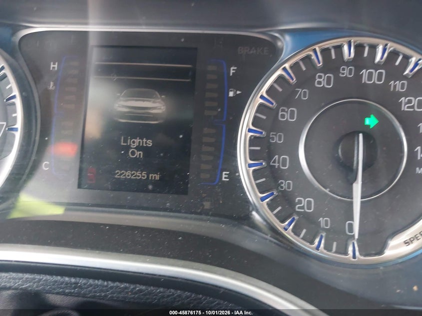2015 Chrysler 200 VIN 1C3CCCAB5FN570128 IAAI salvage auction — Normal Wear & Tear, Clear, sold $550 on 2026-10-19 (photo 7)