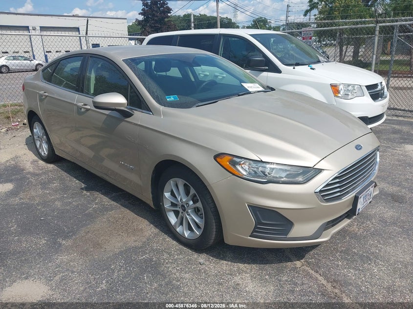 2019 Ford Fusion VIN 3FA6P0LU6KR274137 — IAAI salvage auction photo