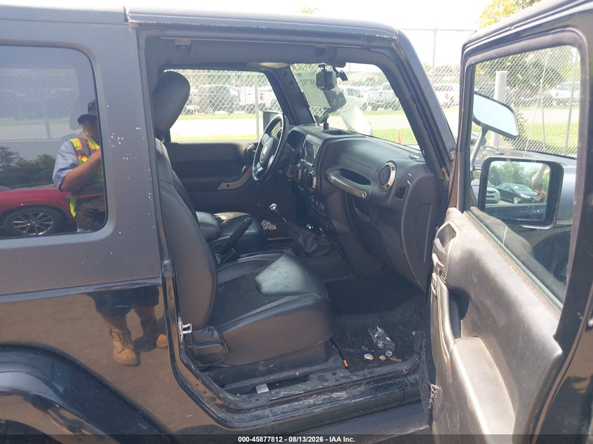 2016 Jeep Wrangler / VIN 1C4GJWBG5GL278829 IAAI salvage auction — LEFT FRONT, Wait Title, sold $3,900 on 2026-09-28 (photo 5)