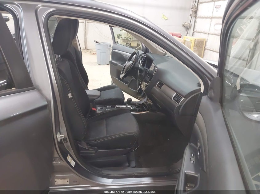 2017 Mitsubishi Outlander VIN JA4AZ3A39HZ052149 IAAI salvage auction — HAIL, Salvage (Pennsylvania), sold $2,150 on 2026-08-23 (photo 5)
