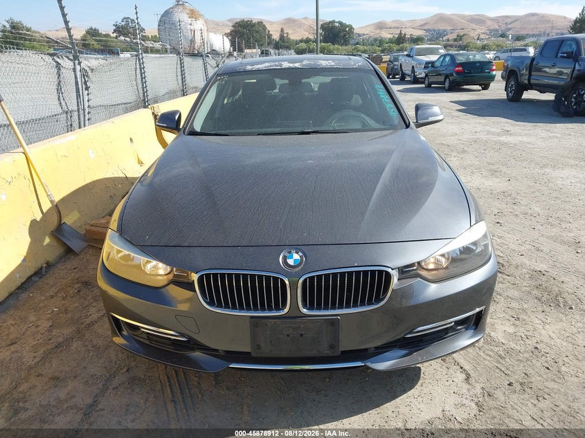 2012 BMW 3er VIN WBA3A5C56CF341674 IAAI salvage auction — NORMAL WEAR, Clear - Dealer Only (California), sold $1,800 on 2026-08-20 (photo 6)
