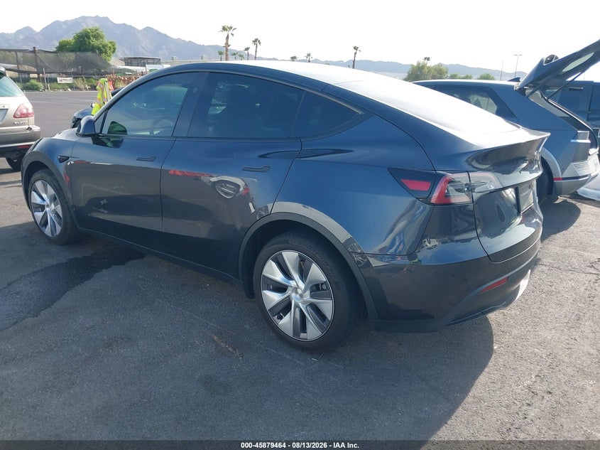 2024 Tesla Model y VIN 7SAYGDEE8RA255682 IAAI salvage auction — RIGHT SIDE, Salvage Title, sold $10,600 on 2026-09-27 (photo 3)