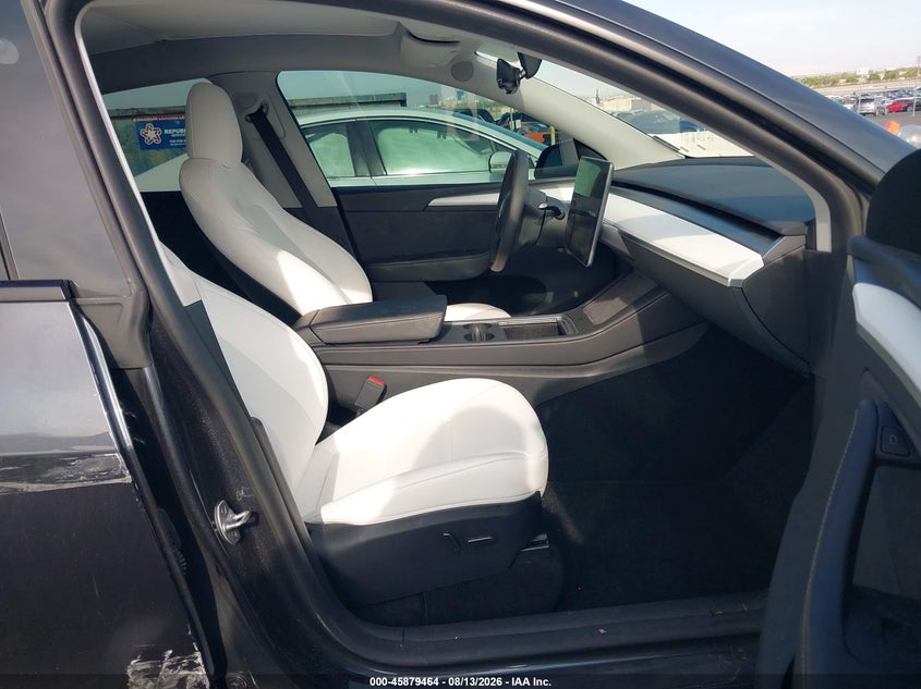 2024 Tesla Model y VIN 7SAYGDEE8RA255682 IAAI salvage auction — RIGHT SIDE, Salvage Title, sold $10,600 on 2026-09-27 (photo 5)