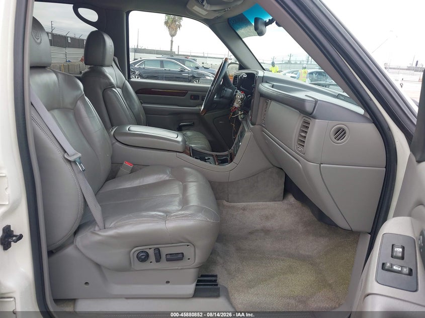 2002 Cadillac Escalade VIN 1GYEK63N12R319829 IAAI salvage auction — FRONT END, Salvage (California), sold $1,550 on 2026-08-22 (photo 5)