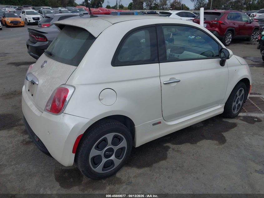 2015 Fiat 500e VIN 3C3CFFGE7FT709699 IAAI salvage auction — NORMAL WEAR, Clear - Dealer Only (California), sold $1,175 on 2026-09-24 (photo 4)