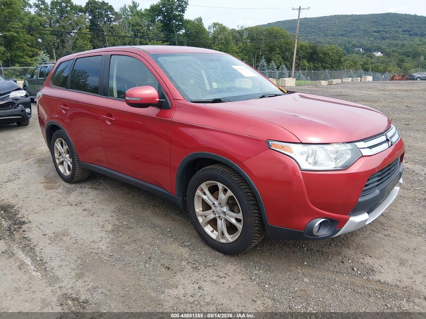 2015 Mitsubishi Outlander VIN JA4AD3A33FZ004089 IAAI salvage auction — NORMAL WEAR, Clear (New Jersey), sold $1,525 on 2026-08-29 (photo 1)