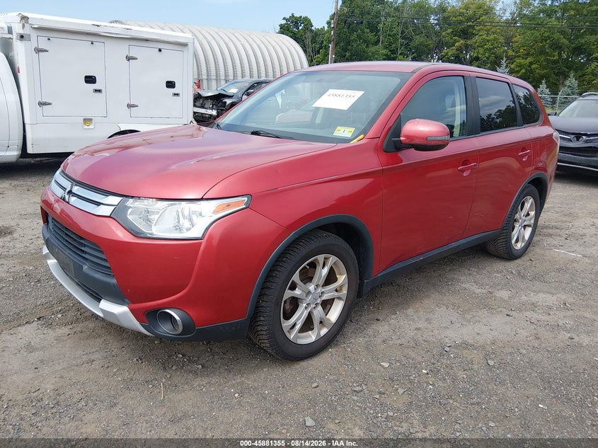 2015 Mitsubishi Outlander VIN JA4AD3A33FZ004089 IAAI salvage auction — NORMAL WEAR, Clear (New Jersey), sold $1,525 on 2026-08-29 (photo 2)