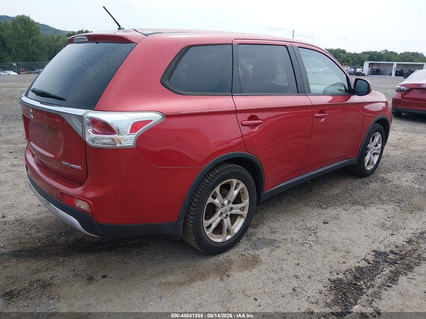 2015 Mitsubishi Outlander VIN JA4AD3A33FZ004089 IAAI salvage auction — NORMAL WEAR, Clear (New Jersey), sold $1,525 on 2026-08-29 (photo 4)