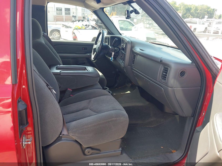 2004 Chevrolet Silverado 1500 VIN 2GCEC19V841346969 IAAI salvage auction — REAR END, Salvage (North Carolina), sold $1,200 on 2026-09-01 (photo 5)