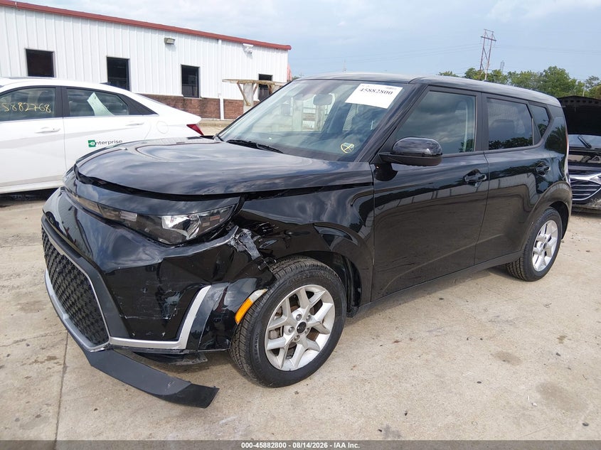 2024 Kia Soul VIN KNDJ23AUXR7913001 IAAI salvage auction — LEFT FRONT, Salvage Title, sold $7,100 on 2026-08-25 (photo 2)