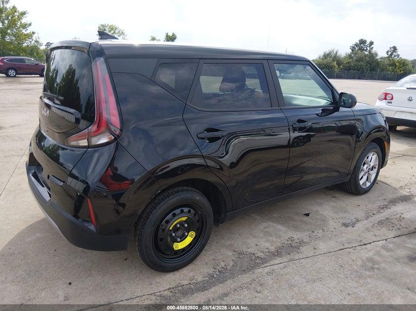 2024 Kia Soul VIN KNDJ23AUXR7913001 IAAI salvage auction — LEFT FRONT, Salvage Title, sold $7,100 on 2026-08-25 (photo 4)
