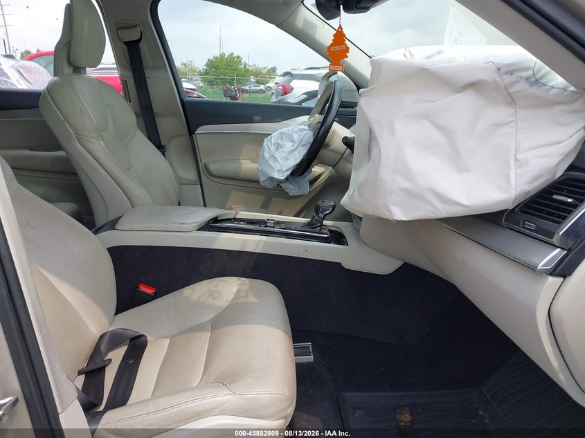 2016 Volvo Xc90 VIN YV4102XK2G1063870 IAAI salvage auction — NORMAL WEAR, Clear (Michigan), sold $2,675 on 2026-09-02 (photo 5)