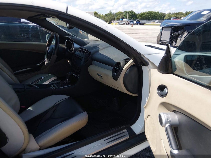 2006 Mercedes-benz Slk-klasse VIN WDBWK54F66F091697 IAAI salvage auction — NORMAL WEAR, Salvage (Florida), sold $400 on 2026-08-20 (photo 5)