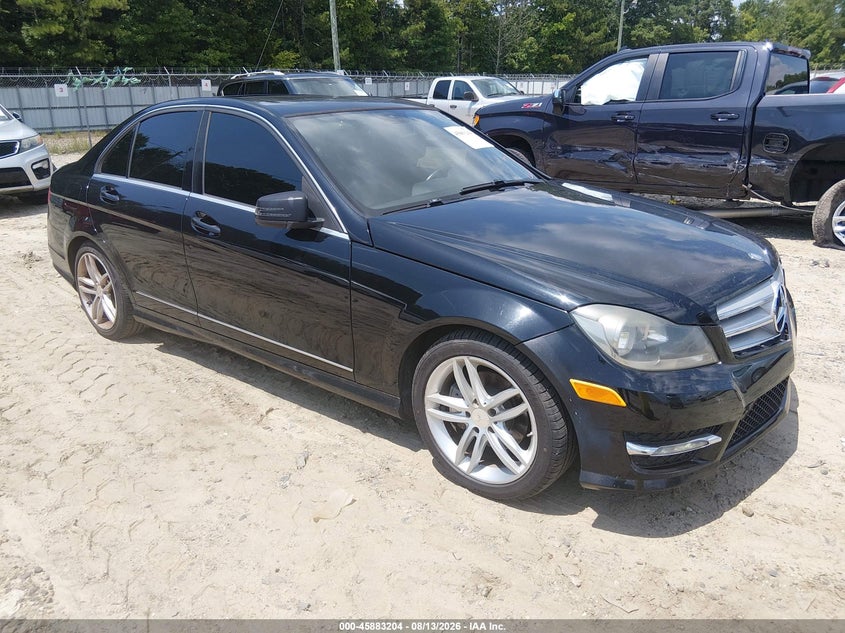 2013 Mercedes-benz C-klasse VIN WDDGF4HB8DA831231 IAAI salvage auction — LEFT SIDE, Wait Title, sold $750 on 2026-08-20 (photo 1)