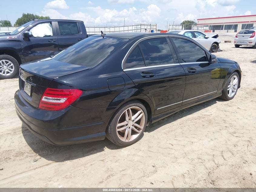 2013 Mercedes-benz C-klasse VIN WDDGF4HB8DA831231 IAAI salvage auction — LEFT SIDE, Wait Title, sold $750 on 2026-08-20 (photo 4)
