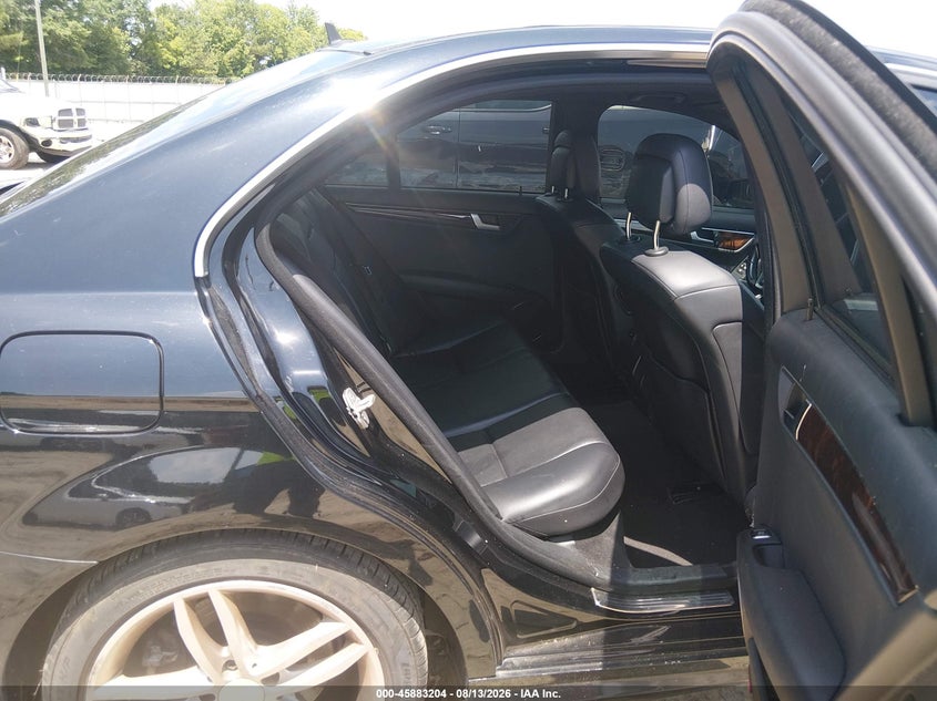 2013 Mercedes-benz C-klasse VIN WDDGF4HB8DA831231 IAAI salvage auction — LEFT SIDE, Wait Title, sold $750 on 2026-08-20 (photo 8)