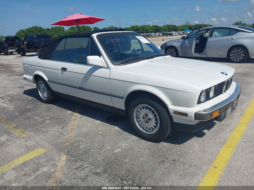 1989 BMW 3er VIN WBABB2306K8862022 IAAI salvage auction — NORMAL WEAR, Clear (Florida), sold $2,550 on 2026-08-20 (photo 1)