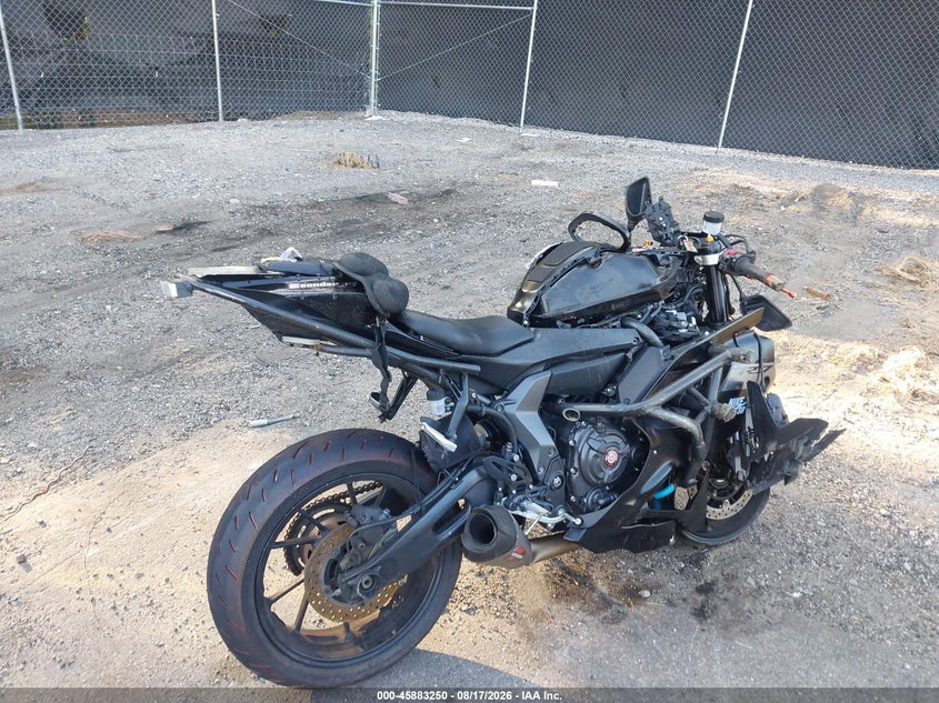2025 Yamaha Yzf VIN JYARM38E7SA016542 IAAI salvage auction — LEFT & RIGHT, Salvage (South Carolina), sold $475 on 2026-09-30 (photo 4)