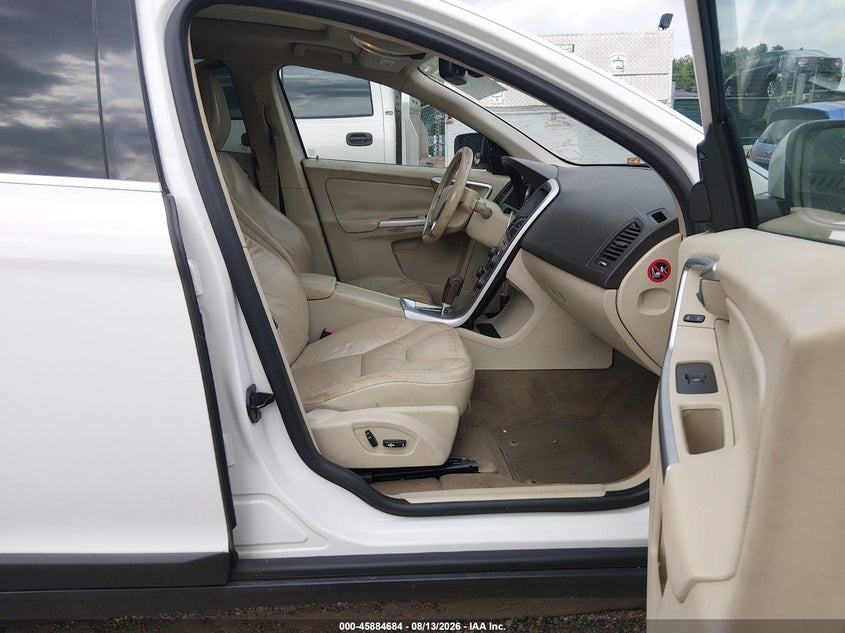 2011 Volvo Xc60 VIN YV4952DL3B2183312 IAAI salvage auction — NORMAL WEAR, Clear (Maryland), sold $450 on 2026-08-20 (photo 5)