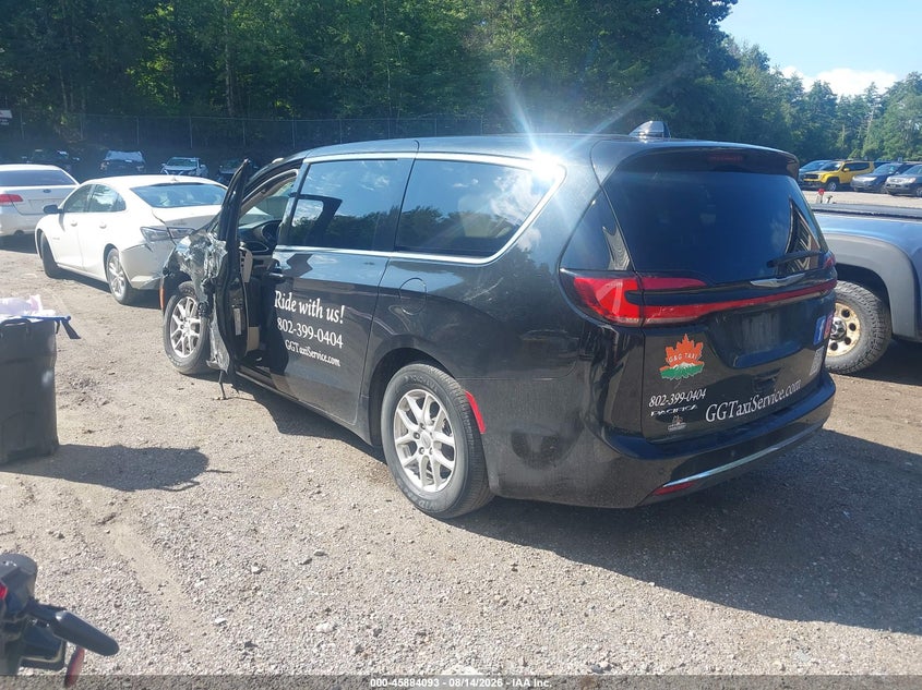 2023 Chrysler Pacifica VIN 2C4RC1BG6PR590865 IAAI salvage auction — SIDE, Salvage (Vermont), sold $4,550 on 2026-10-01 (photo 3)