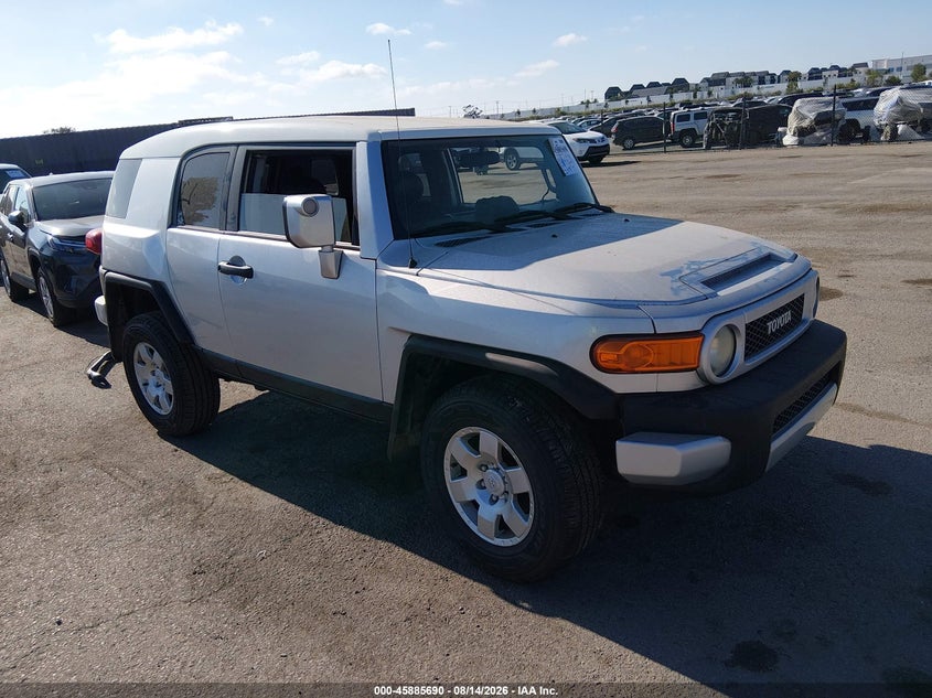2007 Toyota Fj cruiser VIN JTEBU11F270084964 — IAAI salvage auction photo