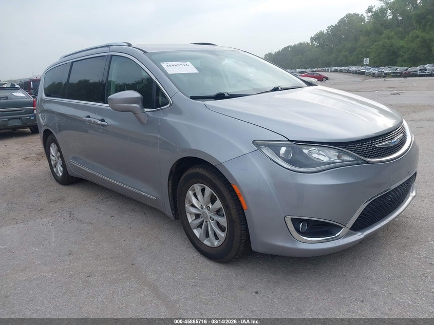 2018 Chrysler Pacifica VIN 2C4RC1BGXJR217190 IAAI salvage auction — NORMAL WEAR, Clear (Missouri), sold $950 on 2026-08-23 (photo 1)