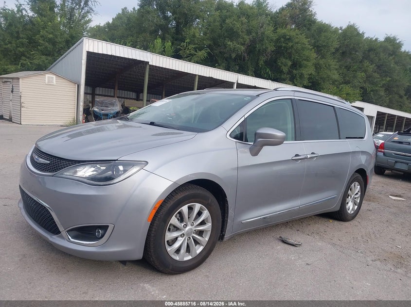 2018 Chrysler Pacifica VIN 2C4RC1BGXJR217190 IAAI salvage auction — NORMAL WEAR, Clear (Missouri), sold $950 on 2026-08-23 (photo 2)