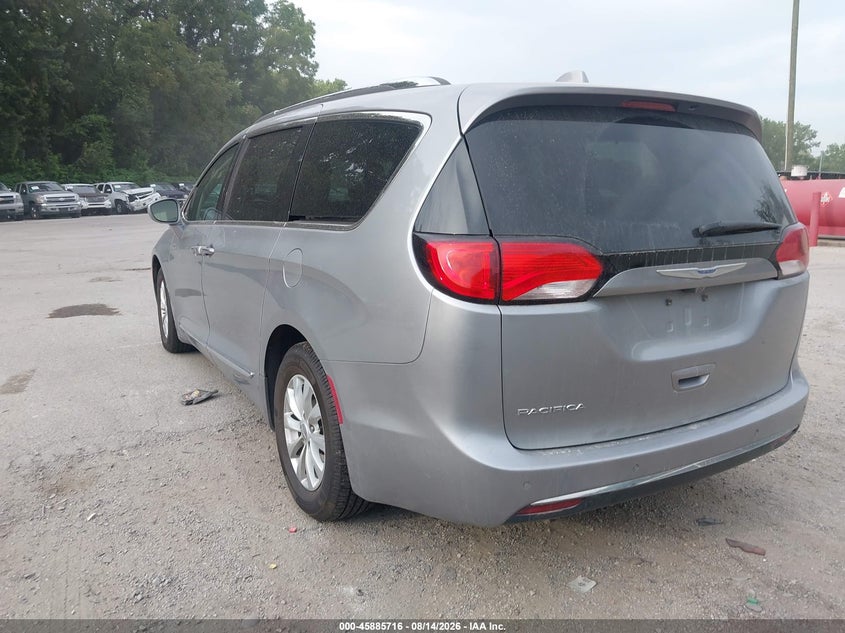 2018 Chrysler Pacifica VIN 2C4RC1BGXJR217190 IAAI salvage auction — NORMAL WEAR, Clear (Missouri), sold $950 on 2026-08-23 (photo 3)