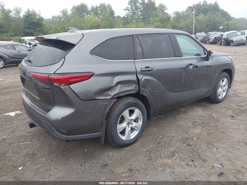 2021 Toyota Highlander VIN 5TDBBRCH1MS536628 IAAI salvage auction — RIGHT SIDE, Salvage (Massachusetts), sold $16,300 on 2026-10-16 (photo 4)
