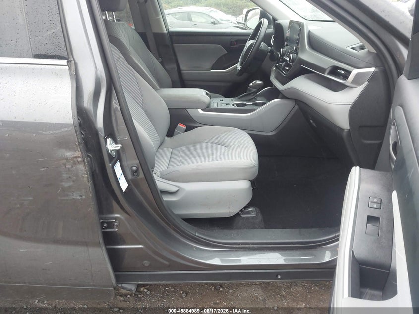 2021 Toyota Highlander VIN 5TDBBRCH1MS536628 IAAI salvage auction — RIGHT SIDE, Salvage (Massachusetts), sold $16,300 on 2026-10-16 (photo 5)