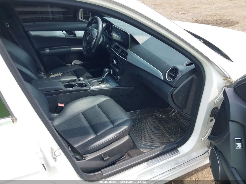 2014 Mercedes-benz C class VIN WDDGF4HB9EA950259 IAAI salvage auction — FRONT END, Clear (New Jersey), sold $1,625 on 2026-08-17 (photo 5)