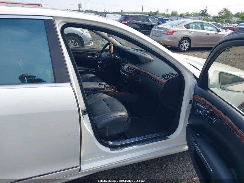 2010 Mercedes-benz S class VIN WDDNG8GB3AA328442 IAAI salvage auction — FRONT END, Clear (New York), sold $5,300 on 2026-08-17 (photo 5)