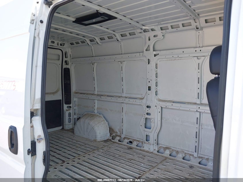 2025 Ram Promaster city VIN 3C6LRVDG9SE513921 IAAI salvage auction — LEFT SIDE, Enterprise Vehicles Clear Only (New York), sold $17,600 on 2026-08-25 (photo 8)