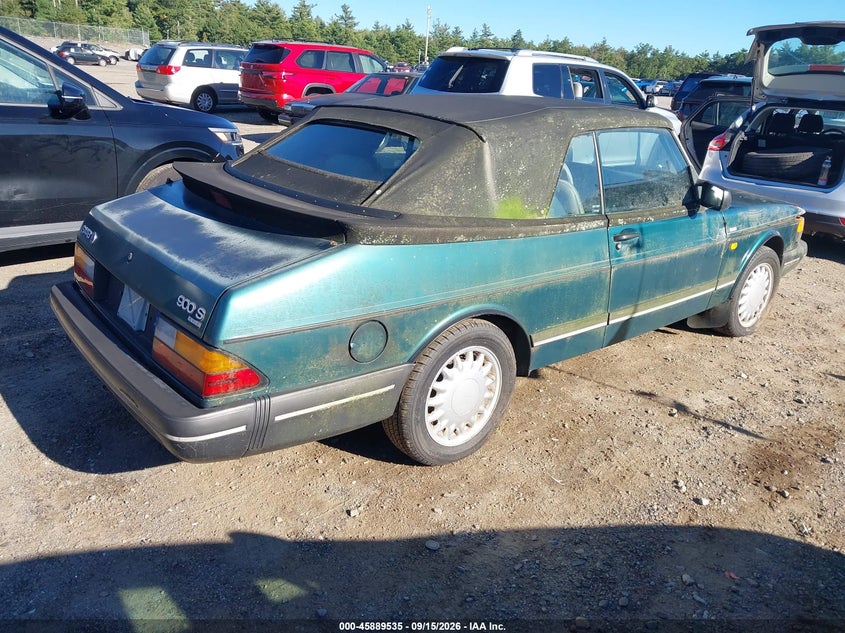 1992 Saab 900 VIN YS3AK75E8N7002842 IAAI salvage auction — NORMAL WEAR, Clear (Massachusetts), sold $400 on 2026-09-18 (photo 4)