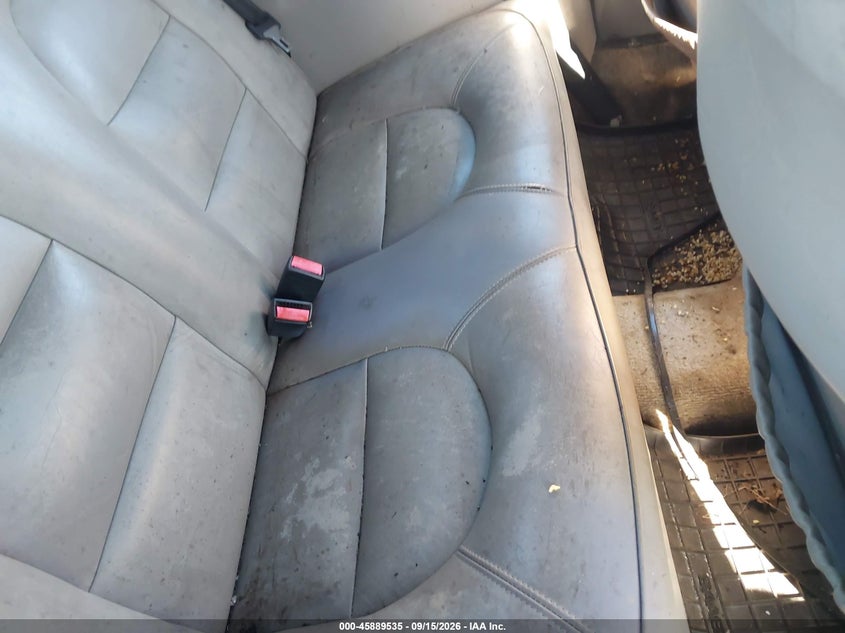 1992 Saab 900 VIN YS3AK75E8N7002842 IAAI salvage auction — NORMAL WEAR, Clear (Massachusetts), sold $400 on 2026-09-18 (photo 8)