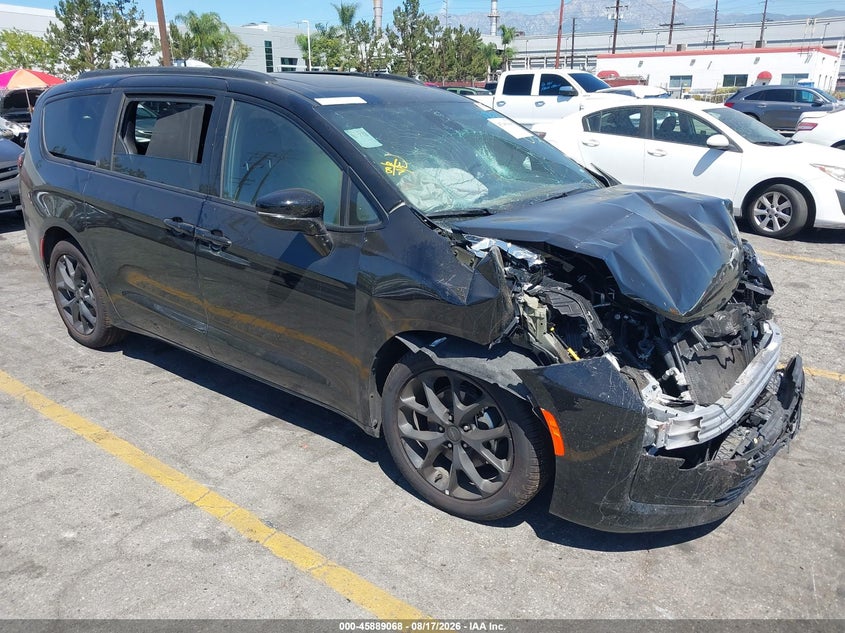2027 Chrysler Pacifica VIN 2C4RC1GG0VR557222 — IAAI salvage auction photo