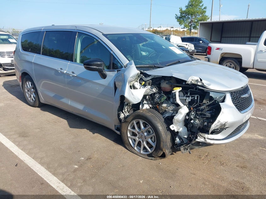 2024 Chrysler Pacifica VIN 2C4RC1BGXRR129221 IAAI salvage auction — RIGHT FRONT, Wait Title, sold $4,700 on 2026-09-07 (photo 1)