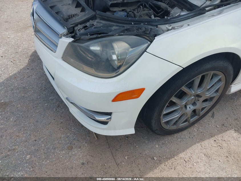 2013 Mercedes-benz C-klasse VIN WDDGF8AB2DR293421 IAAI salvage auction — FRONT END, Original (Texas), sold $1,000 on 2026-08-19 (photo 6)
