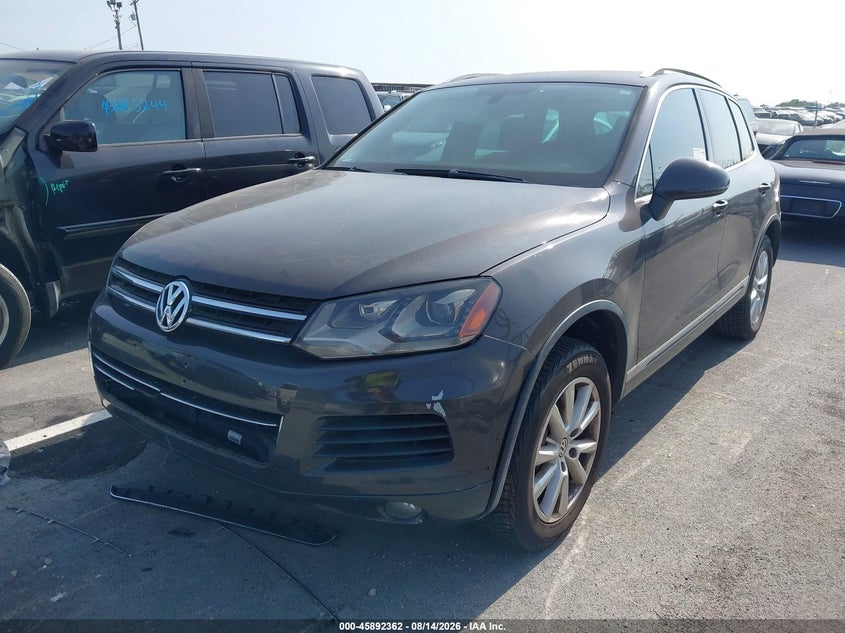 2013 Volkswagen Touareg VIN WVGEF9BPXDD006286 IAAI salvage auction — NORMAL WEAR, Clear (Tennessee), sold $1,175 on 2026-08-26 (photo 6)